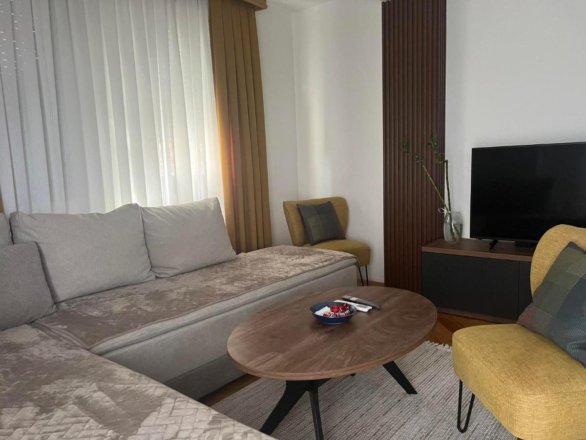 Kuman Apartments Kumanovo Esterno foto